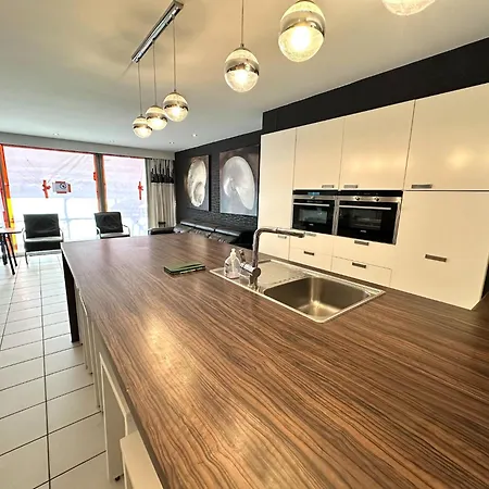 Апартаменты Coastal In
